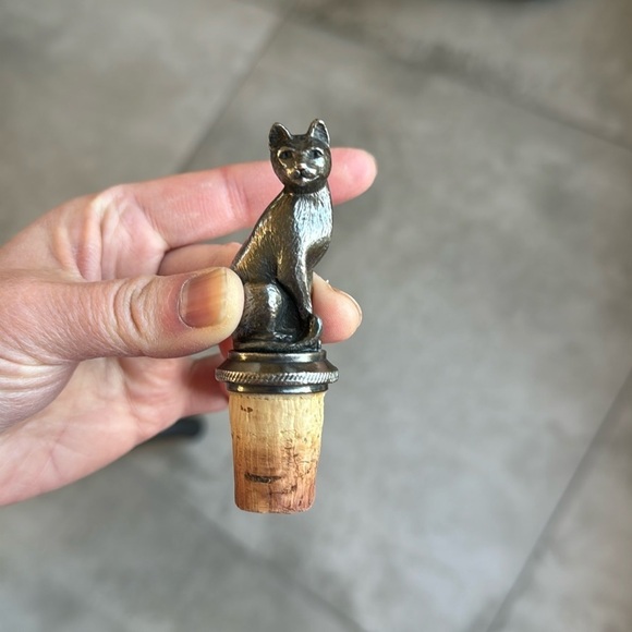 Two heavy weight bottle stoppers - Picture 2 of 4